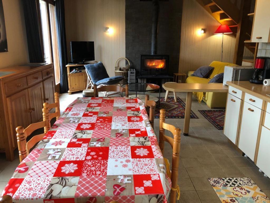 Maison Foret D'aubrac , Au Coeur De La Nature * Prades-d'Aubrac